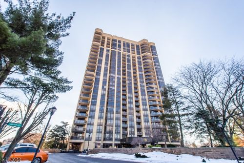 18n-900 Palisade Ave, Fort Lee, NJ, 07024-4152 | Card Image