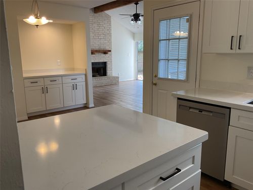 28 E Lance Leaf Rd, The Woodlands, TX, 77381-3418 | Card Image