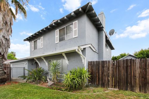 4032 Alta Lorraine Way, North Highlands, CA, 95660-4402 | Card Image