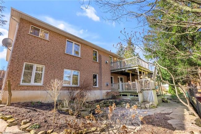 47 Morton Ave, House other with 4 bedrooms, 2 bathrooms and 4 parking in Dundas ON | Image 45