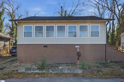 33 Ross St, Greenville, SC, 29611-4760 | Card Image