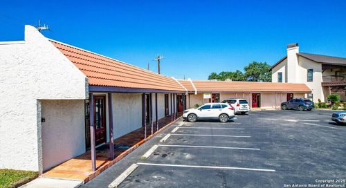 8207-8201 Roughrider Dr, Windcrest, TX, 78239-2430 | Card Image