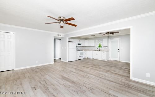 12420 Somerset Dr, Louisville, KY, 40229-3529 | Card Image