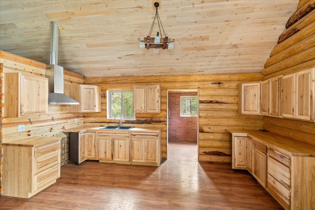 Guest cabin kitchen | Image 30