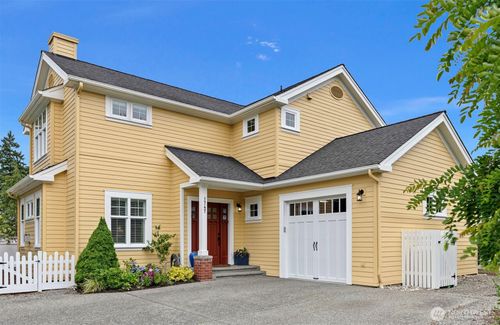 1747 Parade Grounds Ave Ne, Bainbridge Island, WA, 98110-2309 | Card Image