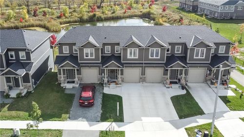 21 Lamb Cres, Thorold, ON, L2V0G8 | Card Image