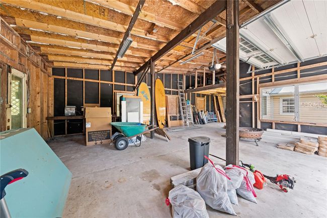 Large Garage Bay | Image 70