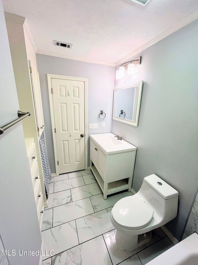Bathroom | Image 25