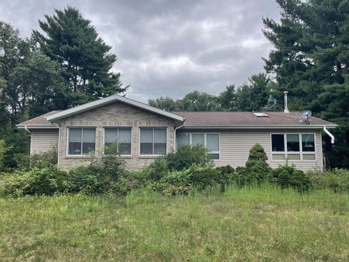 W5550 Oakdale Drive, Germantown, WI, 53950 | Card Image