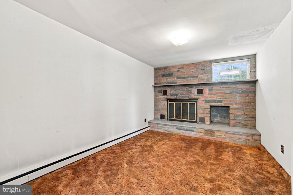 Residential in CLIFTON HEIGHTS 5