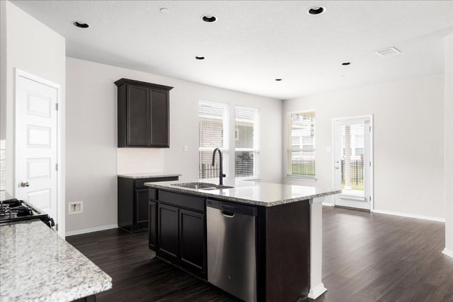 UNIT-100 - 2800 Joe Dimaggio Blvd, Condo with 5 bedrooms, 3 bathrooms and 4 parking in Round Rock TX | Image 9