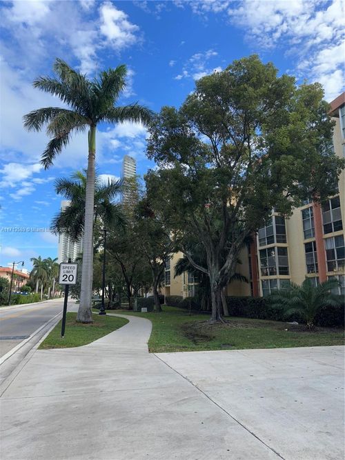 523-210 172nd St, Sunny Isles Beach, FL, 33160-3439 | Card Image
