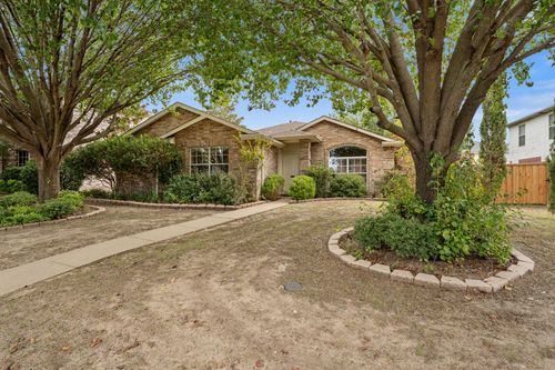 126 Southwood Dr, Rockwall, TX, 75032-5695 | Card Image