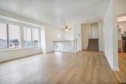187 Crestview Dr, Evanston, WY, 82930-4678 | Card Image