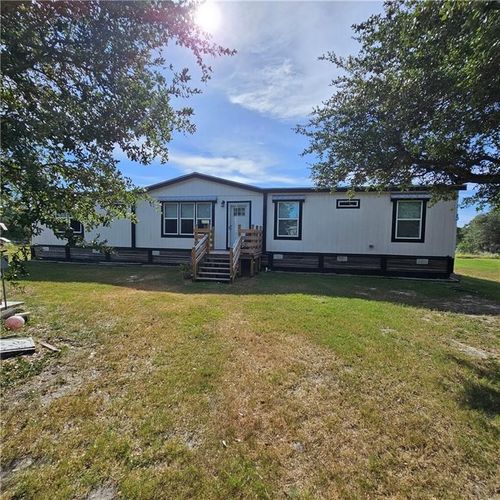 295 Griffith Dr, Rockport, TX, 78382-7037 | Card Image