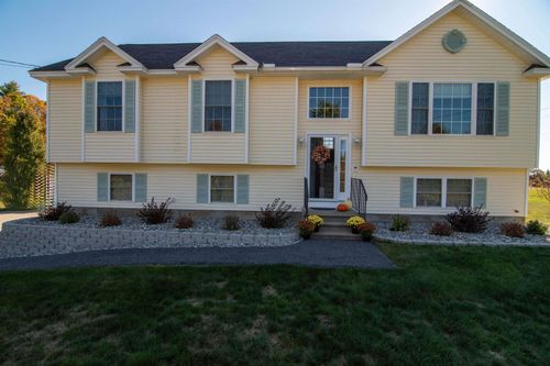 36 Batchelder Rd, Loudon, NH, 03307-0900 | Card Image