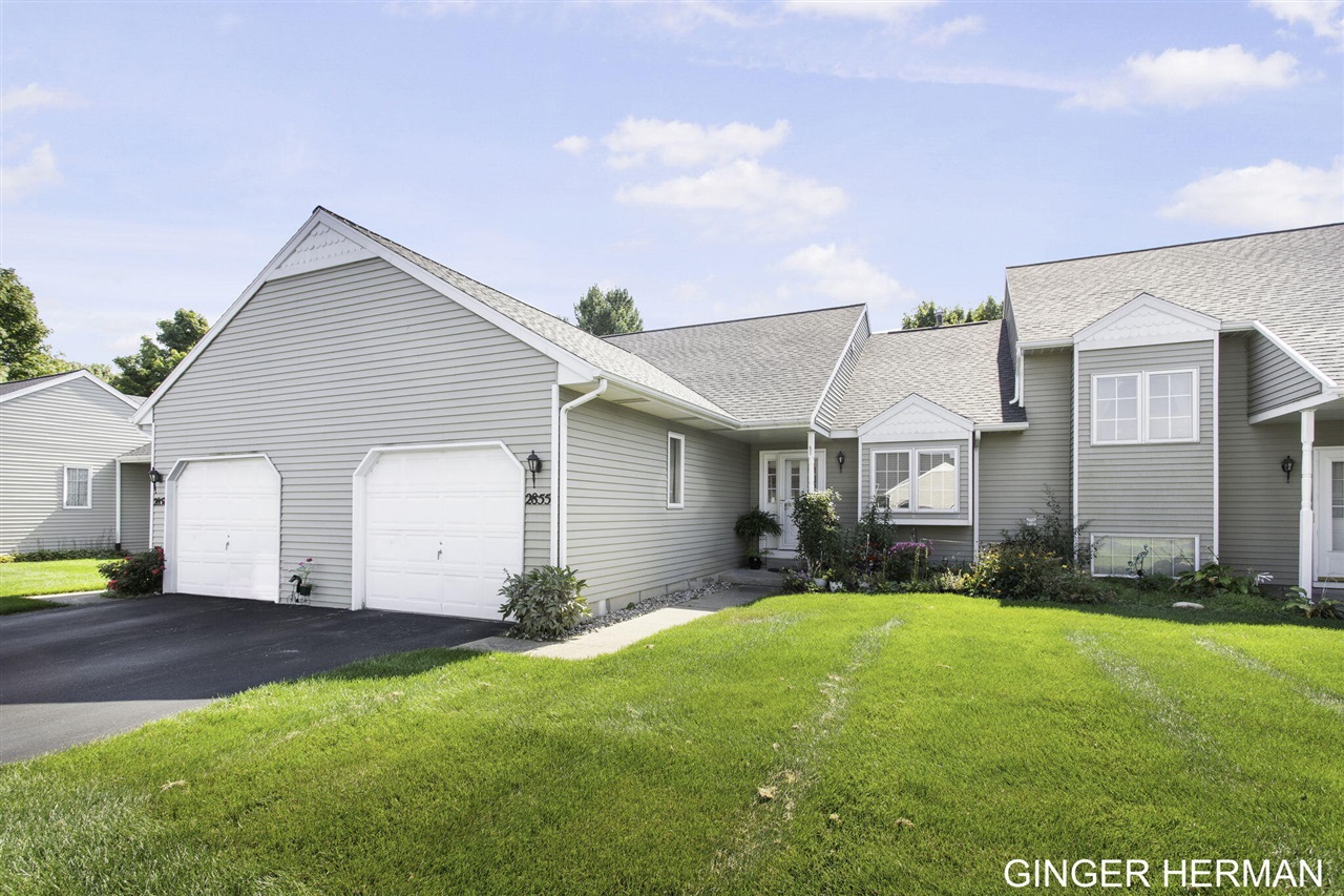 Parkside Dr, Jenison, MI 49428