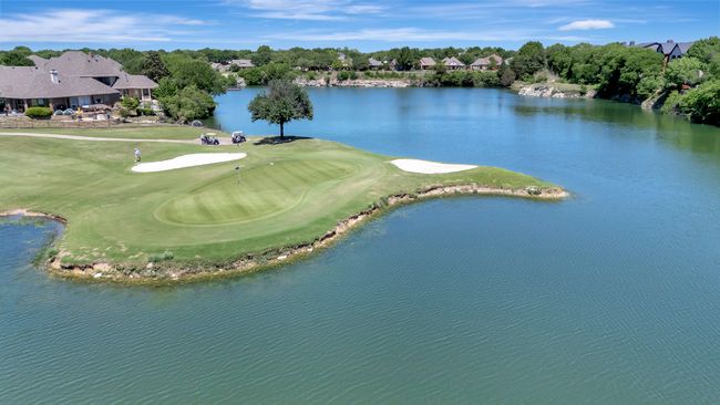 Minutes from the pond and Fossil Creek Golf Course | Image 5