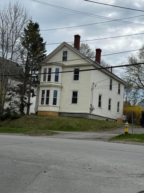 124 Ohio Street, Bangor, ME, 04401 | Card Image