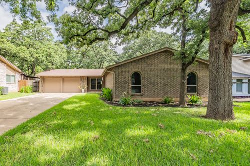 3311 Somerset Dr, Arlington, TX, 76013-1935 | Card Image