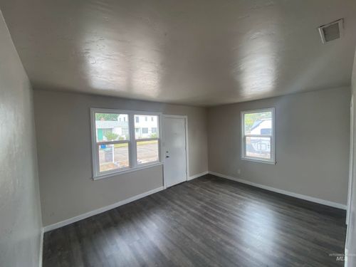 3885 W Pershing Dr, Boise, ID, 83705-2964 | Card Image