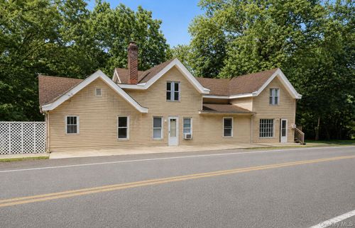 17 Clove Rd, Salisbury Mills, NY, 12577-5442 | Card Image