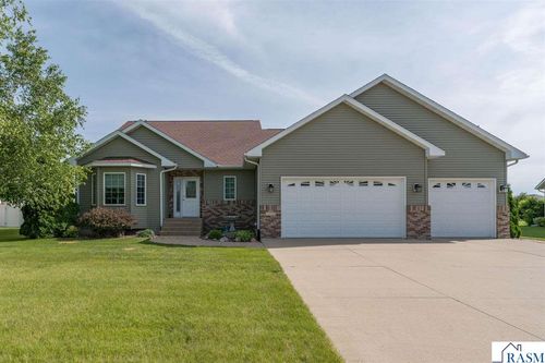 1007 Crystal Lake Dr, Lake Crystal, MN, 56055-2413 | Card Image