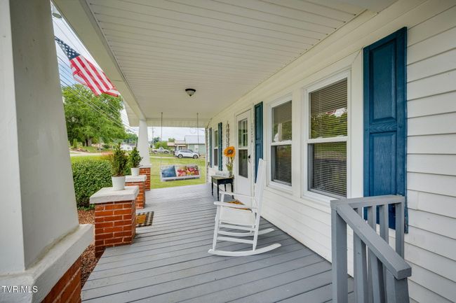 Front porch, Welcome | Image 5