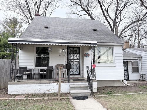 26532 Powers Ave, Dearborn Heights, MI, 48125-1304 | Card Image