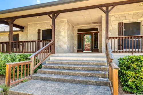 520 Lantana Rdg, Spring Branch, TX, 78070-5692 | Card Image