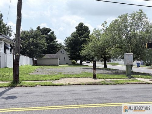 636 King George Rd, Fords, NJ, 08863-1813 | Card Image