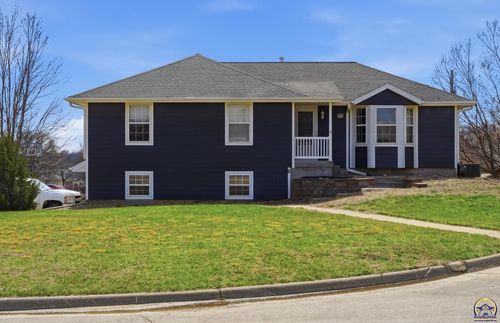 646 Ne Margo Ct, Topeka, KS, 66617 | Card Image