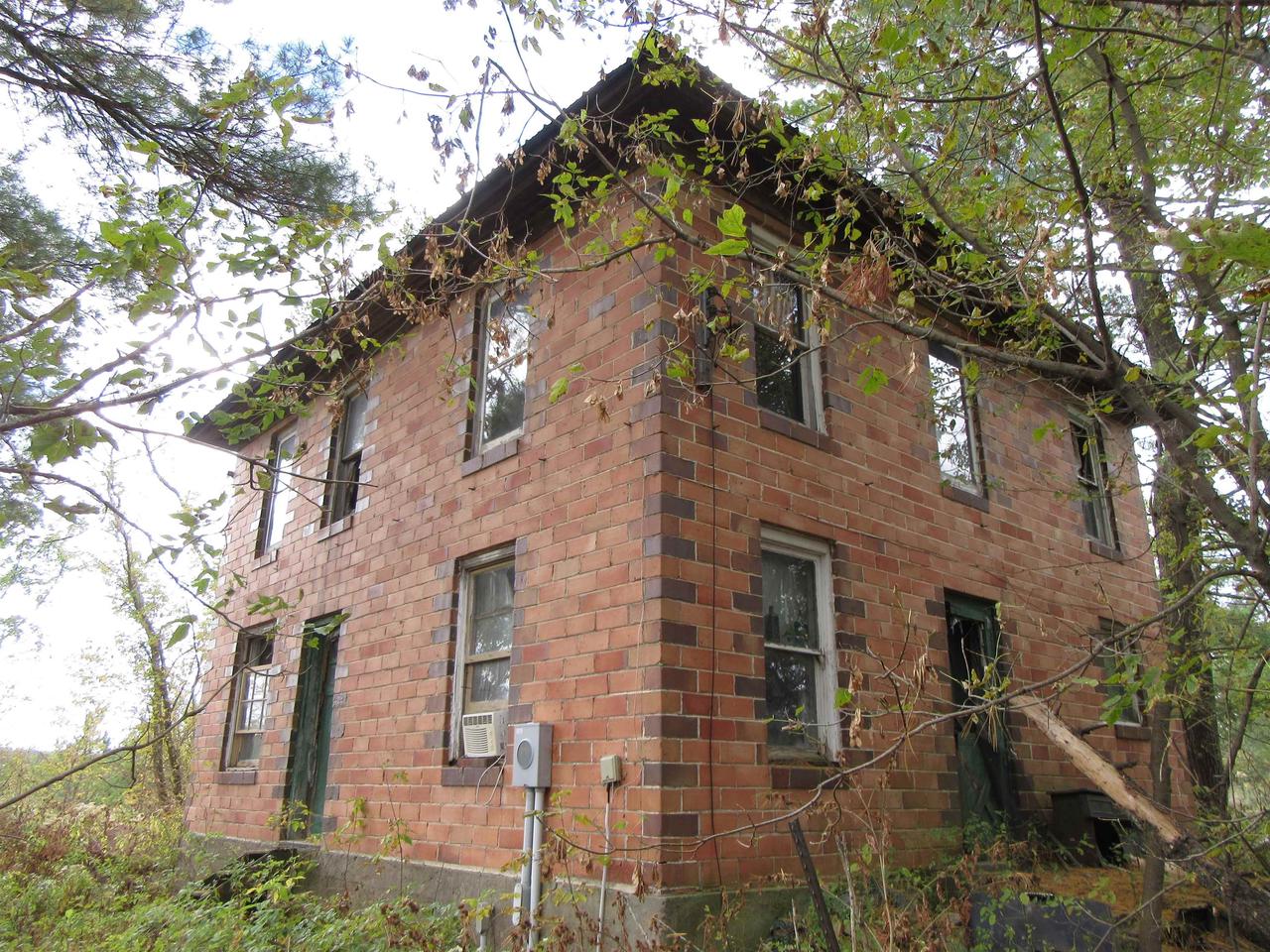 Robin Ave, Granton, WI 54436