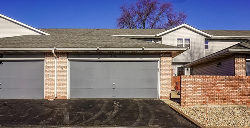 2590 Brookwood Dr, Crown Point, IN, 46307 | Card Image