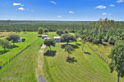 11037 County Road 121, House other with 3 bedrooms, 2 bathrooms and null parking in Bryceville FL | Image 3