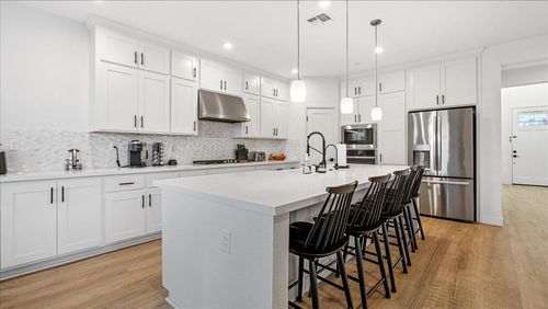 811 Banpo Ct, Lincoln, CA, 95648-7885 | Card Image