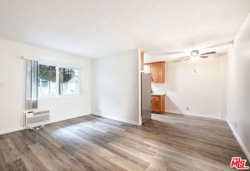 4-13343 Victory Blvd, Van Nuys, CA, 91401-1800 | Card Image