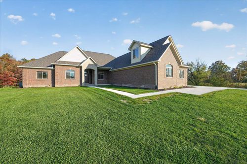 61988 North Ave, Ray, MI, 48096-3323 | Card Image