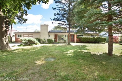 4836 Sundew St, Commerce Township, MI, 48382-2635 | Card Image