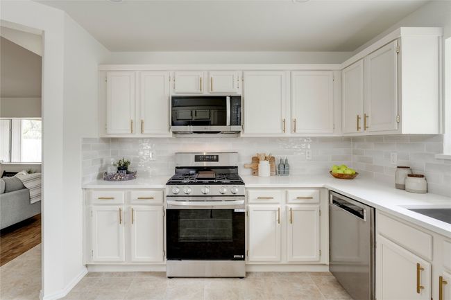 16302 Bates Cv, House other with 3 bedrooms, 2 bathrooms and 4 parking in Pflugerville TX | Image 6