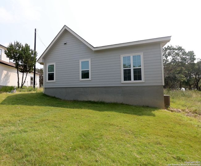 1041 Burning Tree, House other with 3 bedrooms, 2 bathrooms and null parking in Spring Branch TX | Image 10