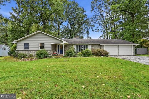 417 Dogwood Ln, COATESVILLE, PA, 19320-2222 | Card Image