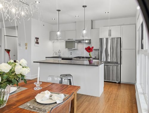 504-240 Ch Bates, Mont Royal, QC, H3S1A3 | Card Image