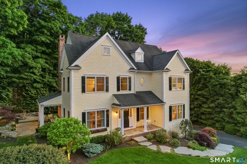 2 Ginos Way, Ridgefield, CT, 06877-4441 | Card Image
