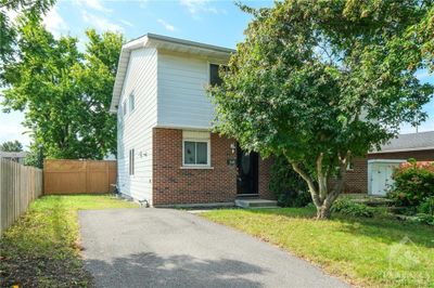 546 Straby Ave, Home with 3 bedrooms, 2 bathrooms and 2 parking in Ottawa ON | Image 1