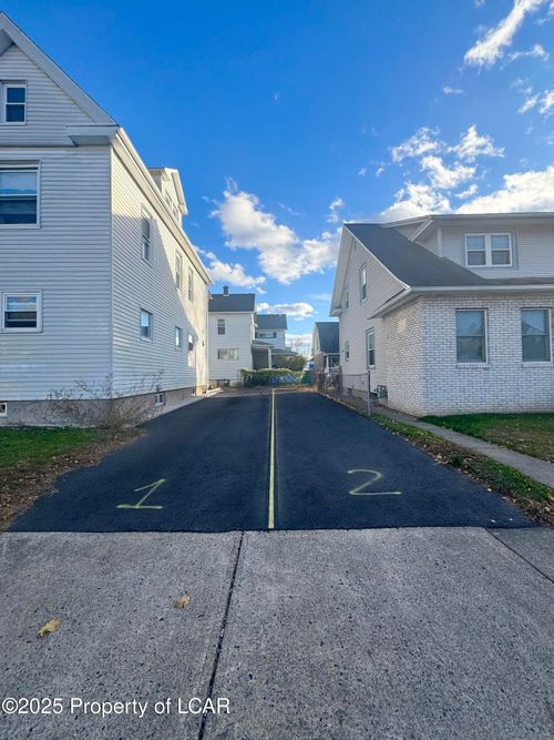 9 Snowden St, Forty Fort, PA, 18704-5009 | Card Image