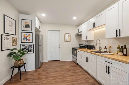 448 Lakeview Ave, Cantonment, FL, 32533-1153 | Card Image