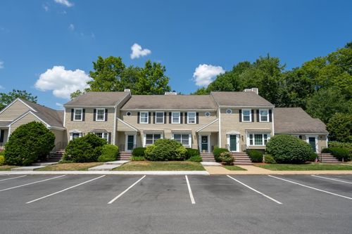 12 Stillwater Dr, Nashua, NH, 03062-2250 | Card Image