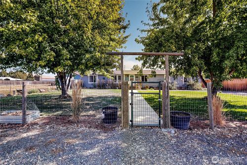 165 Harmon St, Waitsburg, WA, 99361-9770 | Card Image