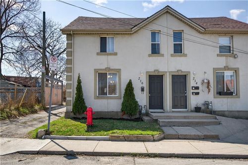 216 Robert St, Hamilton, ON, L8L2R1 | Card Image